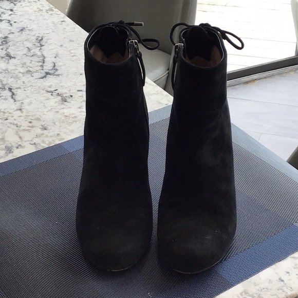 Sexy black high heeled boots - Picture 2 of 5